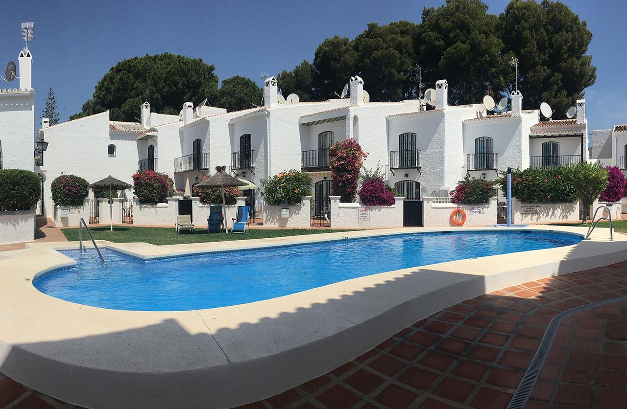 Los Pinos 19 Menyber Nerja Kültér fotó